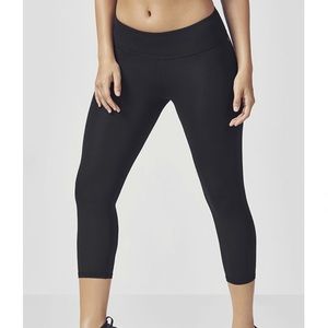 Fabletics Salar Solid Powerform Capri